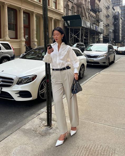 The White Low-Heel Shoe Trend Is All Over London and Paris | Who What Wear UK Caroline Lin, White Pumps Outfit, Low Heels Outfit, Slingback Heels Outfit, City Summer Outfits, Minimal Girl, Kitten Heels Outfit, White Heels Outfit, Manolo Blahnik Maysale