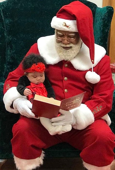 Black Santa Claus African Americans, Black Christmas Images, Mall Santa Photo Ideas, Black Santa Decorations, Black Santa Claus Pictures, Positive Aspirations, Black Christmas Cards, Christmas Images Free, Black Santa Claus