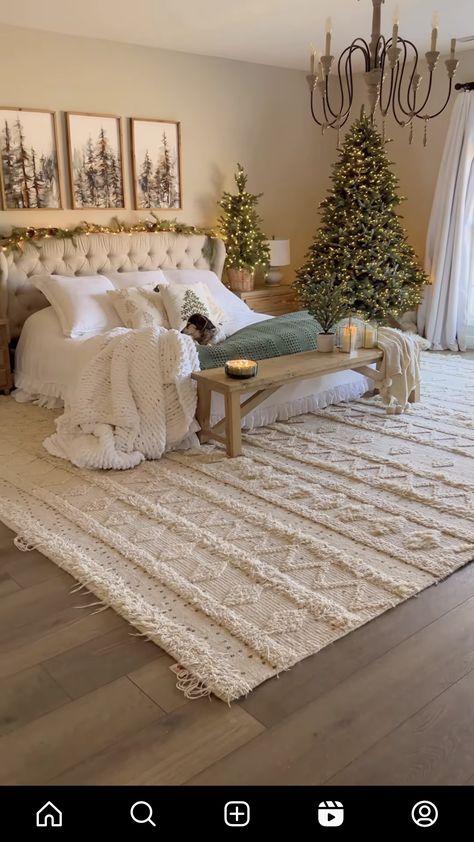 Christmas Bedrooms Cozy, Diy Winter Decorations, Winter Decor Diy, Diy Winter Decor, Winter Decorating Ideas, Winter Bedroom Decor, Winter Decor Ideas, Winter Bedroom, Winter Decorating