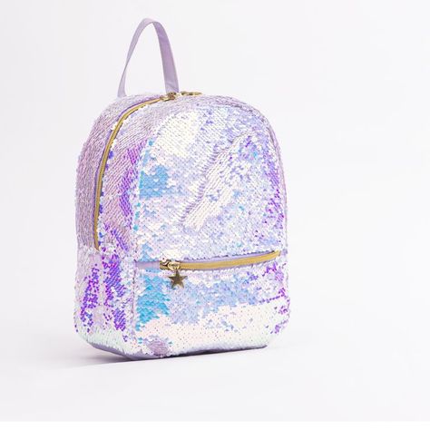 Girls backpack with sparkling glitter sequins.Very dazzling under the sunlight, make your whole collocation more chic and stylish with this bag. Glitter Backpack, Picnic Tote, Sequin Backpack, Chin Chin, Girls Backpack, Kids Bag, Kids' Bag, Light Backpack, Sparkles Glitter