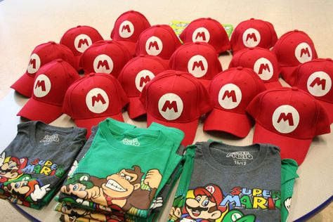 Mario Bros Party Favor Ideas, Super Mario Favor Ideas, Birthday Mario Bros Goody Bags, Mario Party Favours, Mario Loot Bag Ideas, Mario Favor Bags, Mario Gift Bags, Mario Party Favors, Super Mario Birthday Souvenir