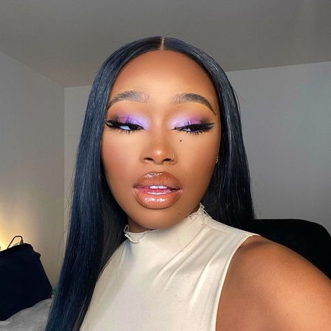 Eye Looks Black Women, Purple Eyeshadow Looks Black Women, Eyeshadow Looks Black Women, Uche Natori, Purple Eyeshadow Looks, Flawless Face Makeup, Natural Glam Makeup, Carnival Makeup, Eye Makeup Styles