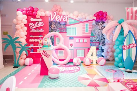 A stunning Barbie themed party for Vera's 4th Birthday! Held in sunny South Florida at an all indoor venue. Outdoor Rehearsal Dinner, Baby Shower Venues, Birthday Venues, Outdoor Baby Shower, Holiday Dinner Party, Party Trends, Barbie Party, Summer Celebration, Real Weddings Photos