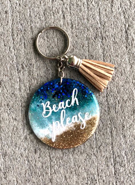 Diy Resin Keychain, Beach Keychain, Keychain Ideas, Backpack Keychains, Resin Jewelry Diy, Unique Keychains, Key Fobs Wristlet, Acrylic Keychains, Epoxy Resin Crafts