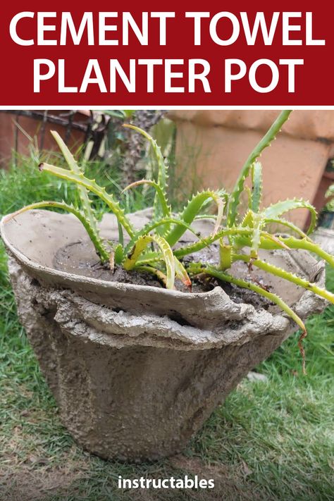 With cement and a towel you can make a unique and sturdy planter pot. #Instructables #backyard #gardening #decor #outdoors Large Garden Pots, Beginners Gardening, Big Water Bottle, Concrete Work, Gardening Decor, Flowers Pot, Cement Flower Pots, Easy Gardening, Concrete Ideas