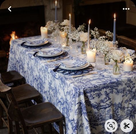 Blue Toile Tablecloth, Greek Blue And White Decor, Blue Velvet Tablecloth Wedding, Toile Decor Ideas, Coastal Blue And White Wedding, Blue Toile Tablescape, Blue Toile Party, Blue Toile Christmas, Blue And White Place Settings