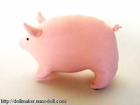 Pig - free pdf Patterns and Instructions (at the end of page) Felt Pig Pattern Free, Stuffed Pig, Pig Pattern, Making Toys, Pig Crafts, Free Pdf Pattern, Pet Pigs, How To Make Toys, Flying Pig