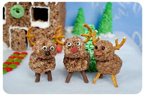 Rice Krispies Treat Winter Wonderland Edible Reindeer, Cocoa Krispies, Reindeer Craft, Edible Crafts, Christmas Gingerbread House, Christmas Snacks, Christmas Goodies, Christmas Gingerbread, Krispie Treats