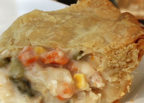 Simple Chicken Pot Pie, Pot Pie Recipe Easy, Vegetarian Pot Pie, Chicken Pie Recipe, Pot Pie Casserole, Cream Of Potato Soup, Turkey Pot, Pot Pie Recipe, Turkey Pot Pie