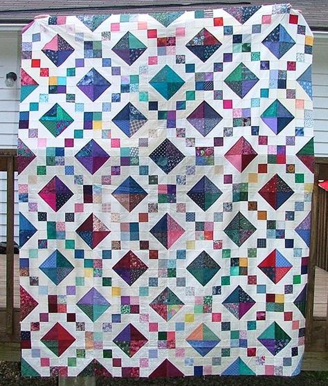 Jewel Box Quilt, Jacobs Ladder, Quilt Modernen, Scrappy Quilt Patterns, Half Square Triangle Quilts, Bonnie Hunter, Jacob's Ladder, Batik Quilts, Scrap Quilt Patterns