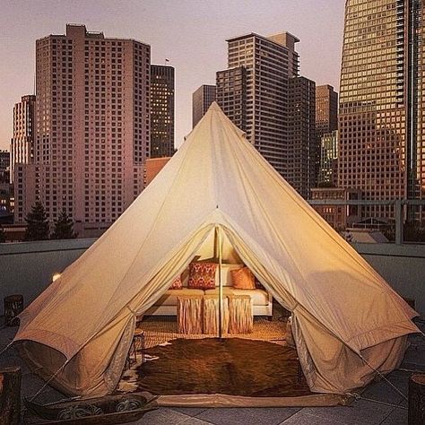 #perfection #house#city#living#tent#space#enjoy Rooftop Camping, Outdoor Kit, Cool Tents, Day Backpacks, Camping Glamping, Roof Top Tent, Deck Garden, Rv Stuff, Great Night