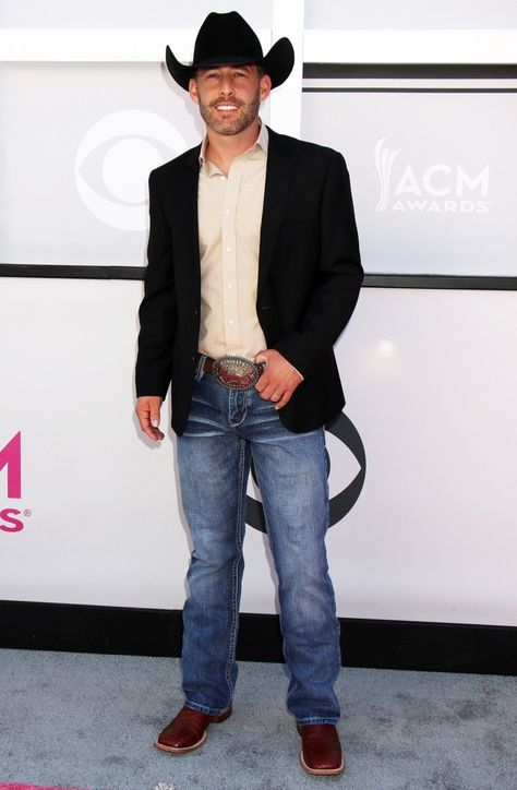 Aaron Watson at the red carpet 2017 ACM Awards Country Outfits For Men, Red Dirt Country, Aaron Watson, Red Carpet 2017, Red Dirt, Country Outfits, Men Boys, The Red Carpet, Country Music