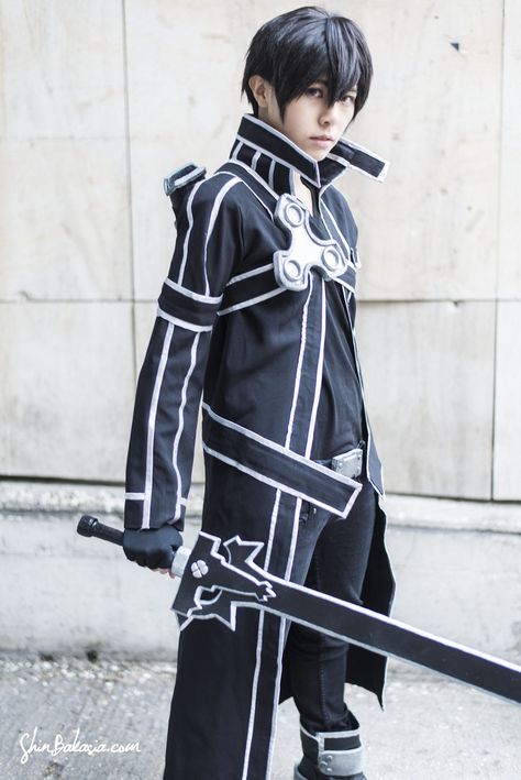 Kirito Cosplay, Sao Cosplay, Kirito Kirigaya, Corset Costumes, Matching Costumes, Cosplay Diy, Costume Shop, Cosplay Wigs, Best Friends Forever