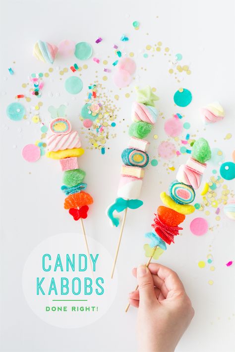 Healthy Birthday Treats, Gummy Candy Kabobs, Stick Candy, Healthy Birthday, Candy Kabobs, Candy Grams, Diy Food Gifts, Graduation Candy, Candy Sticks