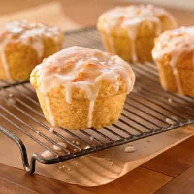 Almond Peach Yogurt Muffins from Land O'Lakes Peach Yogurt Muffins, Peach Yogurt, Yogurt Muffins, Savory Muffins, Filled Muffins, Yogurt Flavors, Breakfast Sweets, Land O Lakes, Muffin Recipes