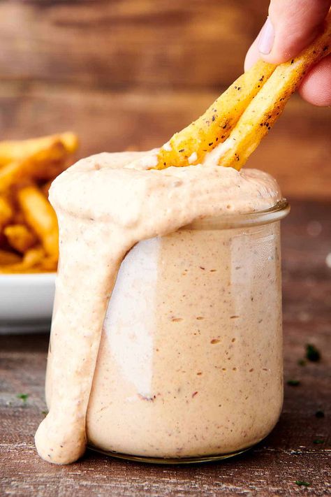 Chipotle Aioli - Flavorful, Versatile, and Easy to Make! Chipotle Aoli Recipe, Burger Aioli, Chipotle Aioli Sauce, Chipotle Aioli Recipe, Aioli Sauce Recipe, Aioli Recipes, Homemade Aioli, Aioli Sauce, Chipotle Aioli