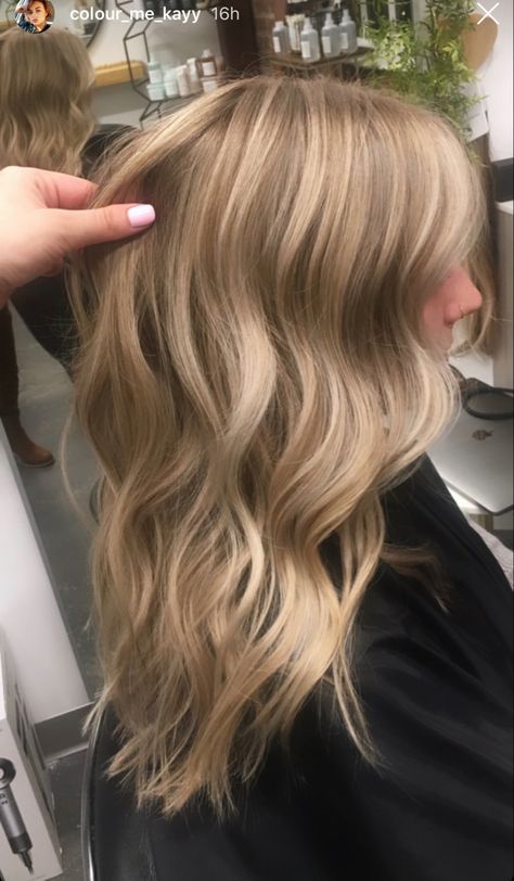 Dark Blonde Shadow Root, Sandy Beige Blonde Hair, Blonde Balayage On Dirty Blonde Hair, Medium Length Blonde Balayage, Level 10 Blonde, Soft Blonde Balayage, Dirty Blonde Hair With Highlights, Soft Blonde Hair, Blond Beige