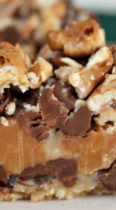 Magic Turtle Bars, Turtle Magic Bars, Turtle Recipes, Bar Treats, Turtle Bars, Magic Bars, Homemade Candy, Brownie Desserts, Bar Recipes