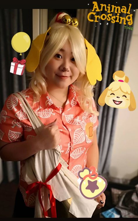 I dressed up as Isabelle from Animal Crossing New Horizon this year for Halloween Isabelle Acnh Cosplay, Tom Nook Cosplay, Acnh Cosplay, Acnh Isabelle, Isabelle Cosplay, Coco Animal Crossing, Animal Crossing New Horizon, Cosplay Inspo, Disney Bounding