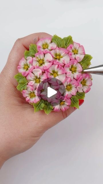 2,764 likes, 39 comments - thebutterflycakeshop on July 12, 2024: "Another drop flower tip but I love them so much. In my opinion they are one of the best piping tips ever invented. ♥️ #buttercreamdream #cakemasters #cupcakeartist #cupcakeinspo #caketutorial #pipingtips #ediblebouquet #edibleroses #floristandflowers #caketutorials #cupcakeinspo #cupcakeartist #cupcakeart #cupcakelove #customcupcakes #americanbuttercream #flowercupcakes #bakingreels #cupcakereels #cakedecoratingreel #cakereel #c Piping Flowers On Cupcakes Tutorials, Baby In Bloom Cupcake Ideas, How To Pipe Flowers On Cupcakes, Piping Flowers Tutorial, Best Piping Tips, Flower Cupcakes Tutorial, Piping Tricks, Gum Paste Flowers Cake, Buttercream Flowers Tutorial