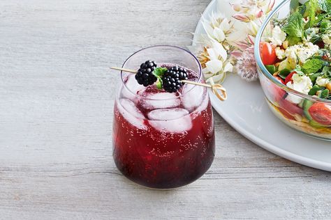 Muddle and mix this fruity welcome drink in just 25 minutes. White Possum, Angel Eggs, Vanilla Cocktail, Cocktail Party Ideas, Finger Food Ideas, Christmas Drinks Alcohol Recipes, Summer Vodka Cocktails, Coffee Milkshake, Cocktail Party Food