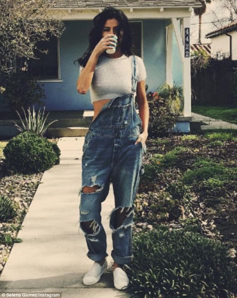 Missing strap: Selena Gomez went for a country motif in her Instagram post on Saturday, strolling toward the camera in baggy, faded overalls Spencer Boldman, 11 February, Skirt Diy, Selena Gomez Style, 90s Fashion Outfits, Perrie Edwards, 90s Outfit, Daniel Radcliffe, Jonas Brothers