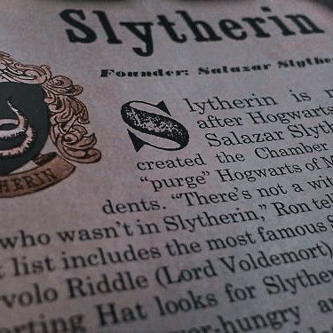 Tapeta Harry Potter, Pansy Parkinson, Harry Potter Book, Welcome To Hogwarts, Draco Malfoy Aesthetic, Slytherin Pride, Harry Potter Icons, Slytherin House, Hogwarts Aesthetic