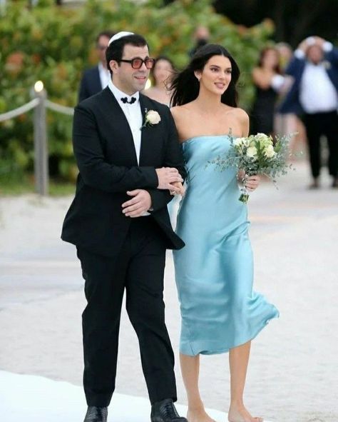 Blue Dress Wedding, Kendall Jenner Dress, Blue Satin Dress, Dress Wedding Party, Pakistani Wedding Outfits, Fancy Wedding Dresses, Floral Wedding Dress, Bride Portrait, Top Wedding Dresses