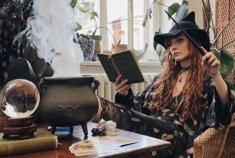 What is the witchcore aesthetic? From how to dress to full blown witchcraft, here is your complete guide to all things spooky. Forget cottagecore, this witchy trend is sure to put a spell on you. Witch Ootd, Cottagecore Witch Aesthetic, Witchy Cottagecore Aesthetic, Witch Cottagecore, Witchcore Aesthetic, Witchy Cottagecore, Ethereal Gown, Cottagecore Witch, Cultural Appropriation