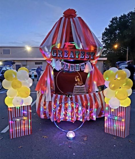 Halloween Car Decorations, Trunker Treat Ideas, Backyard Movie Party, Trunk Or Treat Ideas, Fall Carnival, Diy Carnival, Halloween Circus, Treat Ideas, Carnival Themes