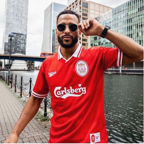 Time to paint the town red…. Liverpool 96-98 home jersey featuring the iconic Carlsberg sponsor logo. #retrofootballshirt #retrofootbalshirt #retrofootballstyle