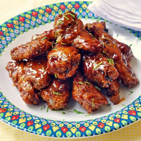 Crispy Baked Maple Sriracha Wings Maple Sriracha, Sriracha Wings, Newfoundland Recipes, Crispy Wings, Rock Recipes, Deep Fryer, Super Bowl Food, Snacks Für Party, Chicken Wing Recipes