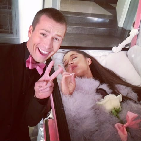 glen powell & ariana grande Chad Radwell, Chanel Oberlin, Memes Pt, My Candy Love, Glen Powell, Queen Aesthetic, Ariana G, Scream Queens, Lindsay Lohan