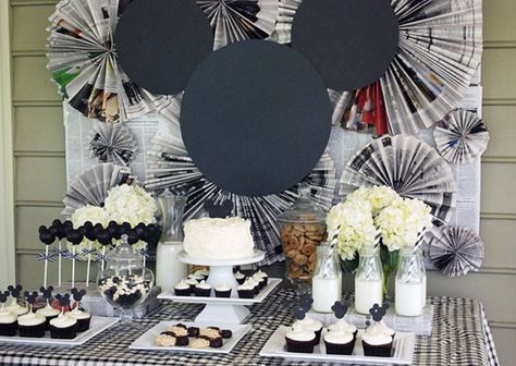 Mickey Room, Bolo Do Mickey Mouse, Fiesta Mickey Mouse, Mickey Theme, Mickey Mouse Clubhouse Party, Mickey Birthday Party, Disney Birthday Party, Mickey Mouse Theme, Mickey Mouse Parties