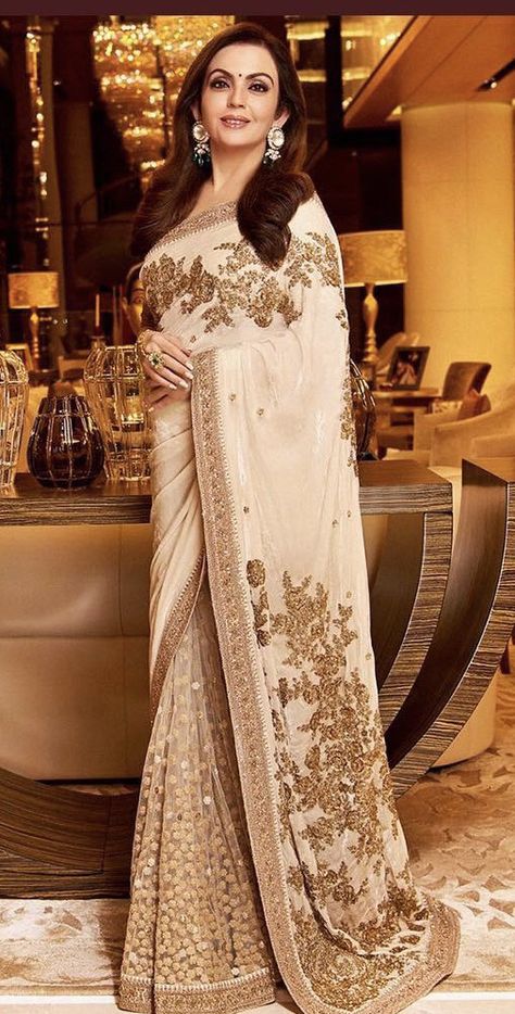 Gold Saree, Nita Ambani, Saree Wearing Styles, Indian Bride Outfits, Fancy Sarees Party Wear, Simple Sarees, Sri Krishna, Indian Fashion Saree, Saree Designs Party Wear