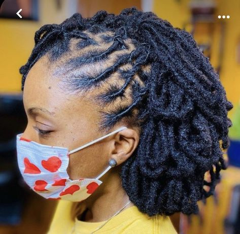 Atlanta Makeup, Hairstyles Dreads, Female Dreadlocks Styles, Dreads Styles For Women, Dreadlocks Hairstyles, Short Dreads, Natural Dreadlocks, Beyonce Hair, Hair Locs