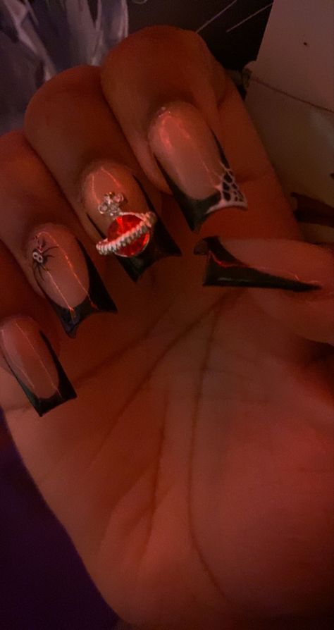 Phantom Troupe Nails, Black Nails Red Gems, Red And Black Y2k Nails, Black And Dark Red Nails, Carti Nails, Dark Red And Black Nails, Hxh Nails, Hxh Phantom Troupe, Black Prom Nails