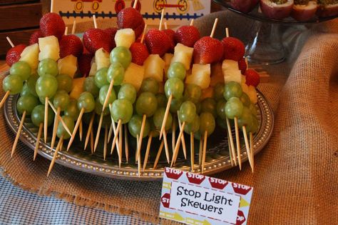 Stoplight Fruit Skewers, Fruit Stoplight, Car Themed Treats, Transport Party, Transportation Birthday Party, Blaze Birthday, Cars Birthday Party, Transportation Party, Transportation Birthday