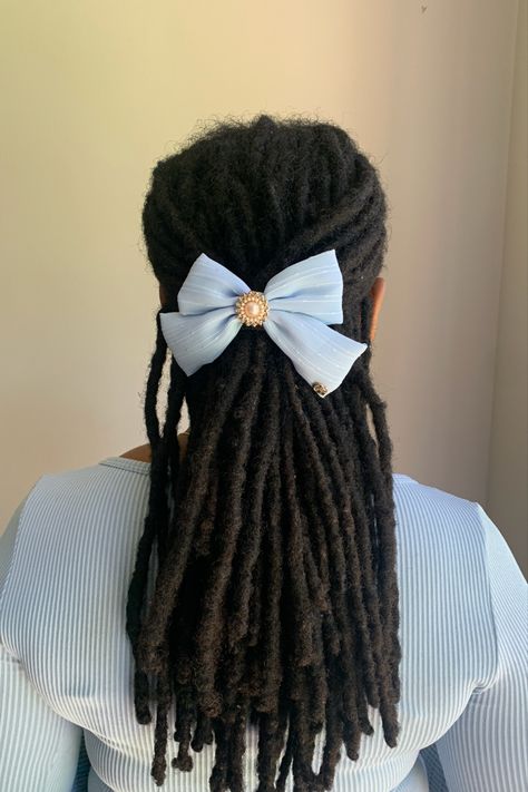 College Looks, Loc Hairstyles, Bow Hairstyle, Bow Hair Clip, Locs Hairstyles, Loc Styles, Bow Hair, Bow Hair Clips, Locs