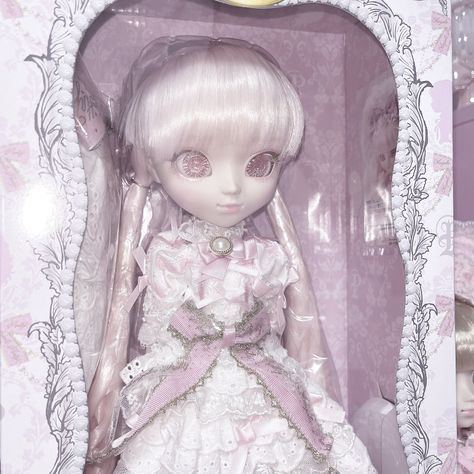 pullip doll, pullip, doll, dollie, dolly, hime, hime gyaru, kawaii, cute, pink, glitter, hello kitty, my melody, sanrio, charmmy kitty, pearl, bows, bow, lacy, frilly, lace, frills, ribbon Pulip Doll, Trinket Display, Streamer Dr, Hime Gyaru, Doll Closet, Pullip Dolls, Colour Combos, So Me, Dream Doll