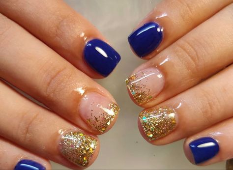 Navy Blue And Gold Dip Powder Nails, Blue And Gold Gel Nail Designs, Blue Gold Manicure, Dark Blue Nails With Accent Nail, Wedding Nails Bridesmaid Navy Blue, Navy And Gold Dip Nails, Navy And Gold Manicure, Navy Blue And Yellow Nails Design, Nails With Blue And Gold