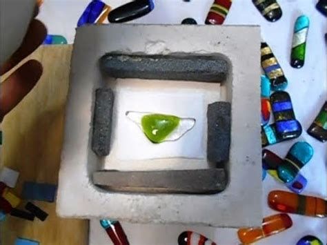 Creating a Fused Glass Pendant Melt Glass Diy, Microwave Kiln Glass Projects, Glass Crafts Diy, Microwave Kiln, Easy Hobbies, Cactus Craft, Spectrum Glass, Melting Glass, Hobbies For Adults