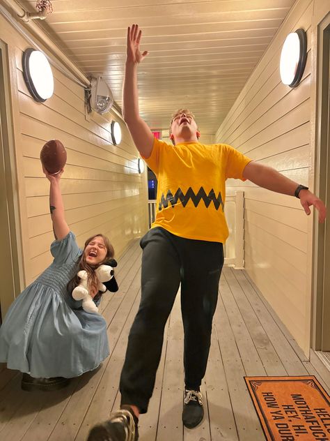 Cutest Halloween Costumes For Couples, Zootopia Inspired Outfits, Comfy Halloween Costumes For Couples, Charlie Brown Couple Costume, Comfy Couples Costumes, Lucy And Charlie Brown Costume, Niche Couple Halloween Costumes, Character Couples Costumes, Stanley Halloween Costume