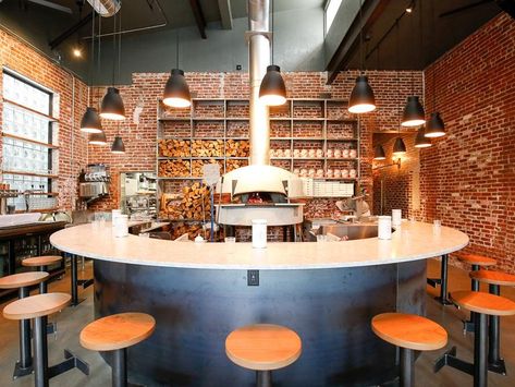 White Pie Restaurant Set Up, Pizza Oven Restaurant, Kitchen Deisgn, Pizza Image, Brewery Ideas, Pizzeria Design, White Pie, Pizza Life, Ny Pizza