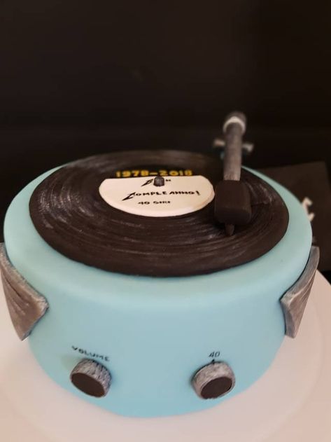 Vintage Vinyl Player, Vinyl Birthday Cake, Vinyl Cake, Beatles Cake, Shrek Cake, Record Cake, Bd Cake, 13 Birthday Cake, 13 Birthday