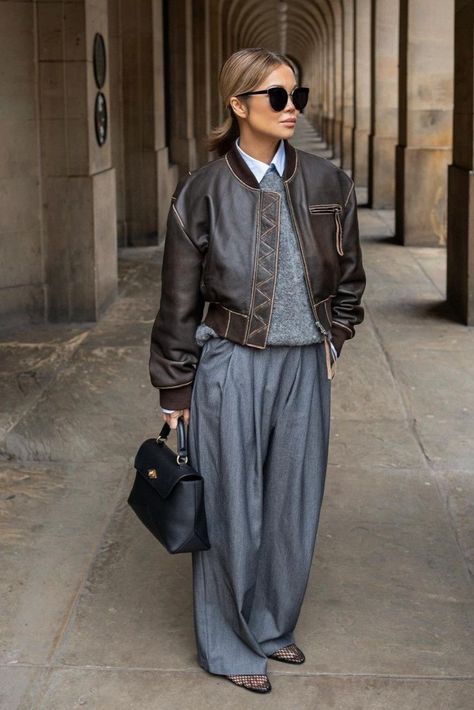 Outfit Minimalista, Grandpa Fashion, Moda Casual Chic, Stile Casual Chic, Style Casual Chic, Casual School Outfits, Jacket Outfit, Spring Street Style, Street Style Chic