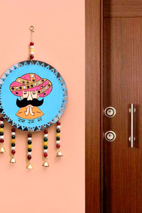 Door Hanging Decorations Indian Handmade, Indian Room Decor Diy Wall Hangings, Padharo Sa Art Drawing, Padharo Sa Wall Art, Indian Home Decor Ideas Diy Wall Hangings, Wall Painting Ideas Indian, Decoration With Cardboard, Indian Decor Diy, Rajasthani Decor