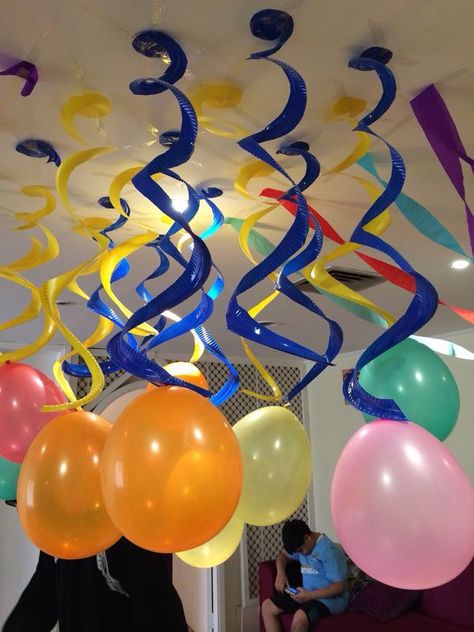 Office Birthday Decorations, Disco Party Decorations, Birthday Room Decorations, Baby Birthday Decorations, Simple Birthday Decorations, Birthday Party Decorations Diy, Candy Land Christmas Tree, Wedding Crafts Diy, Office Christmas Decorations