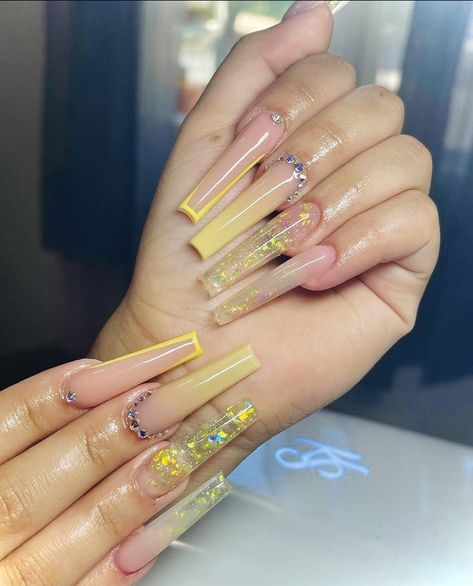 Acrylic Nail Designs Freestyle, Long Yellow Nail Designs, Yellow Birthday Nails Acrylic, Yellow And Gold Acrylic Nails, Yellow Nail Ideas Acrylic, Yellow Gold Nails Acrylic, Yellow Freestyle Nails, Yellow Prom Nails Acrylic, Long Acrylic Nails Yellow