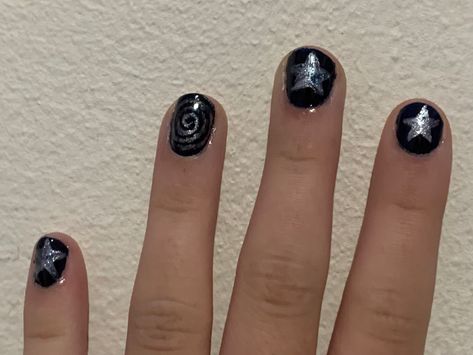 Star Grunge Nails, Black Star Nails Y2k, Stars And Spirals Nails, Funky Star Nails, Star Nails Y2k Black And White, Stubby Nails, Stargirl Nails, Stubby Fingers, Star Nail Designs